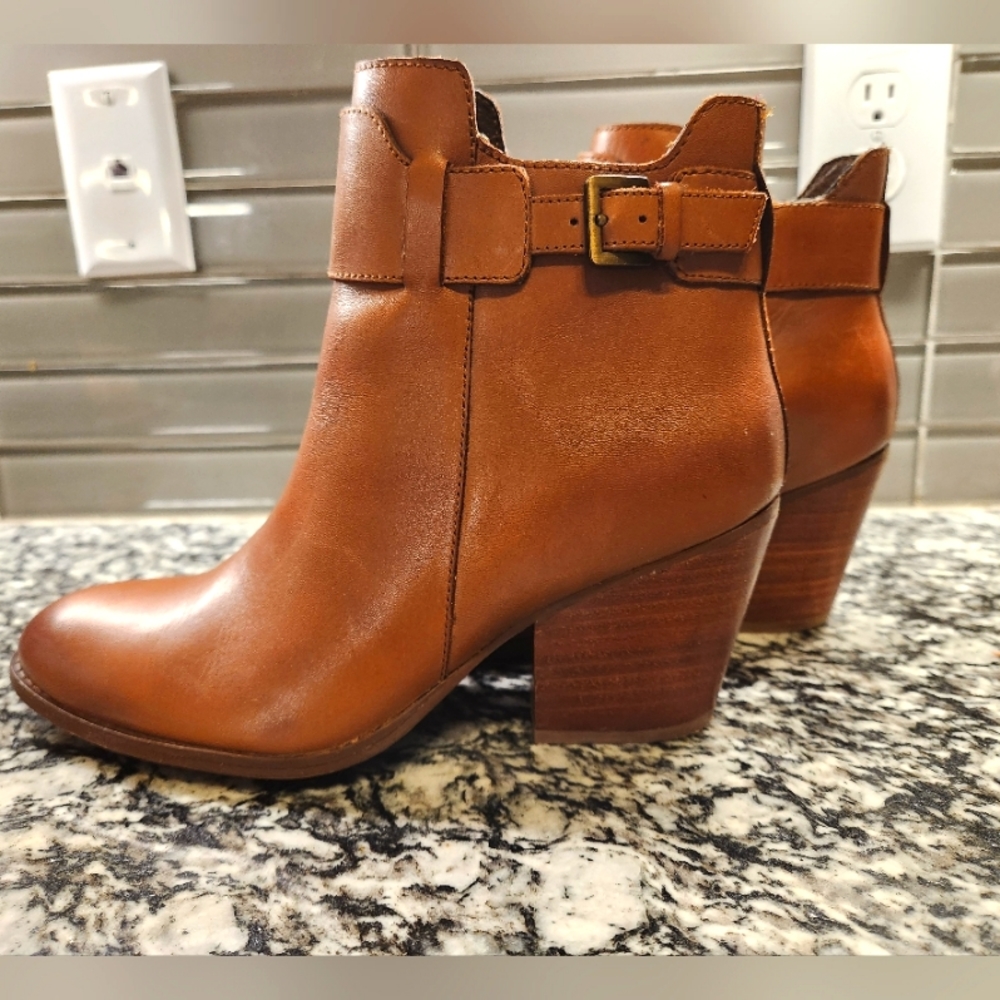 SAM EDELMAN Size 8 Heeled Leather Booties